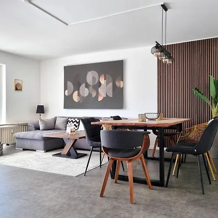 Charysma - Chillout-loft, Wintergarten, E-kamin, Massage-sessel, Schlafzimmer Mit Smart-tv, 2 Parkplaetze *