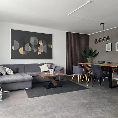 Charysma - Chillout-loft, Wintergarten, E-kamin, Massage-sessel, Schlafzimmer Mit Smart-tv, 2 Parkplaetze Hamelin