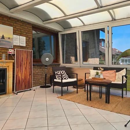Charysma - Chillout-loft, Wintergarten, E-kamin, Massage-sessel, Schlafzimmer Mit Smart-tv, 2 Parkplaetze Daire