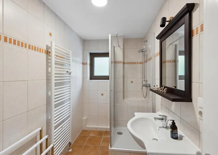 Charysma - Chillout-loft, Wintergarten, E-kamin, Massage-sessel, Schlafzimmer Mit Smart-tv, 2 Parkplaetze Hamelin