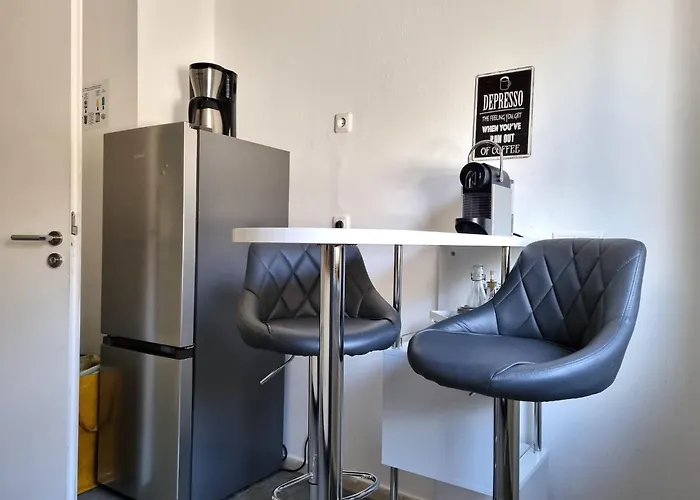 Charysma - Chillout-loft, Wintergarten, E-kamin, Massage-sessel, Schlafzimmer Mit Smart-tv, 2 Parkplaetze * Hamelin